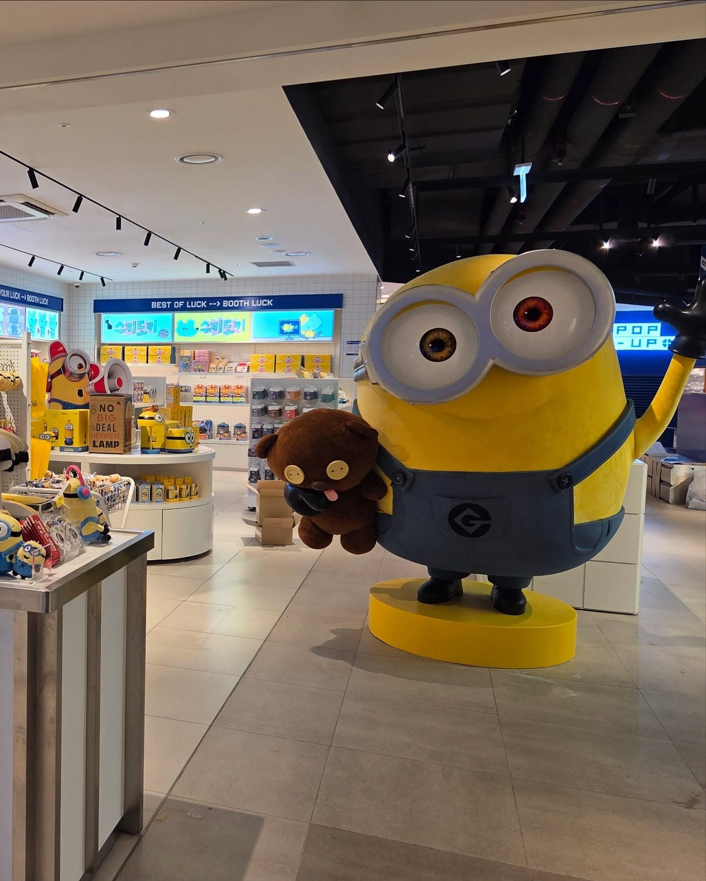 https://d8nffddmkwqeq.cloudfront.net/store/c5d0f249%2Cd677%2C42c4%2C8930%2C705f54623835메인 이미지